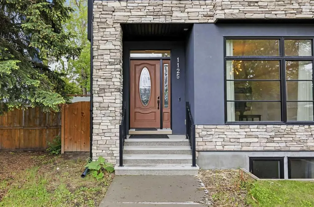 1125 Russet Road NE Calgary AB T2E 5L4