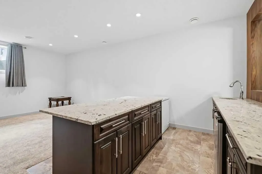 1125 Russet Road NE Calgary AB T2E 5L4