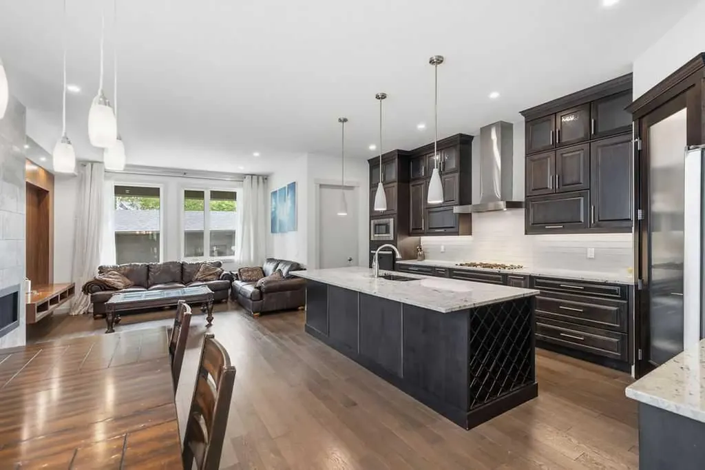 1125 Russet Road NE Calgary AB T2E 5L4