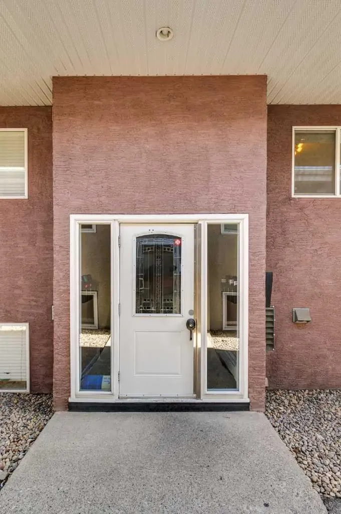 605 67 Avenue SW Calgary AB T2V0M3