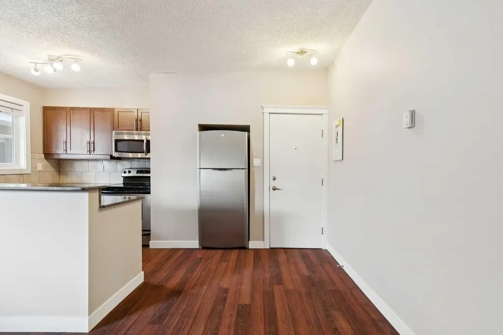 605 67 Avenue SW Calgary AB T2V0M3