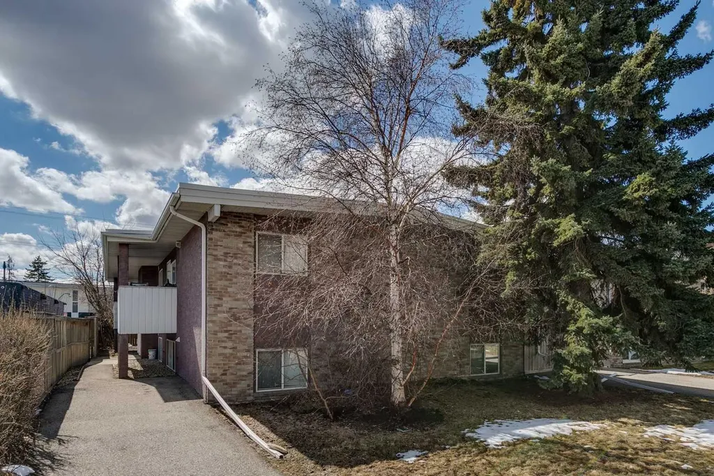 605 67 Avenue SW Calgary AB T2V0M3
