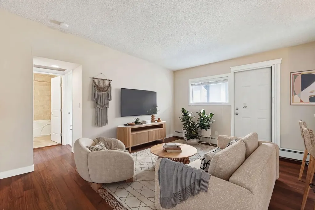 605 67 Avenue SW Calgary AB T2V0M3