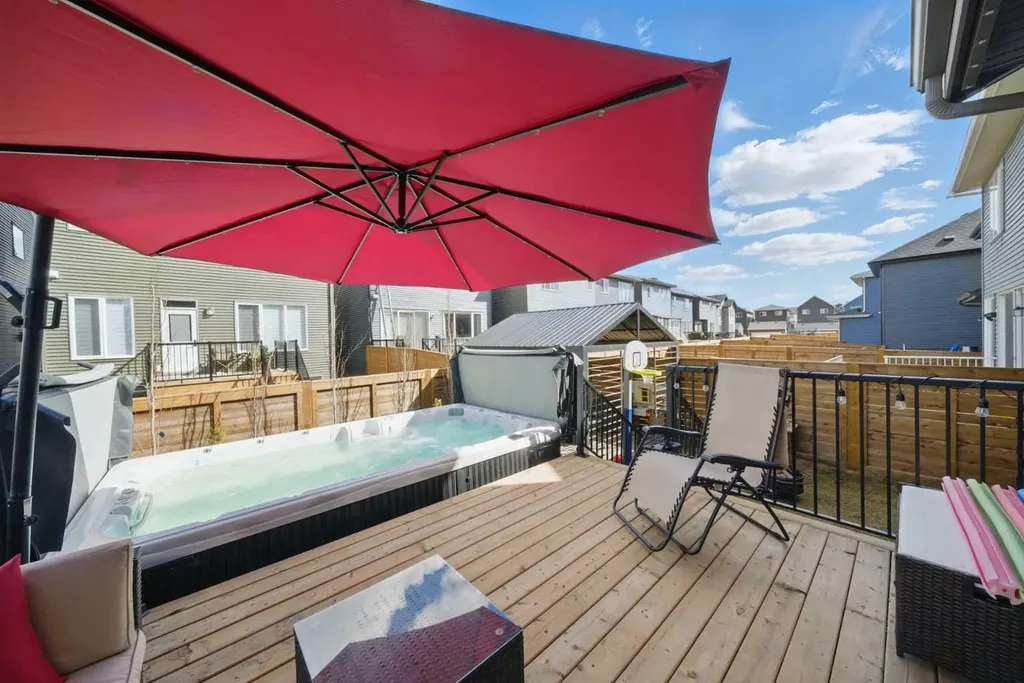 73 Mallard Grove SE Calgary AB T3C0E3