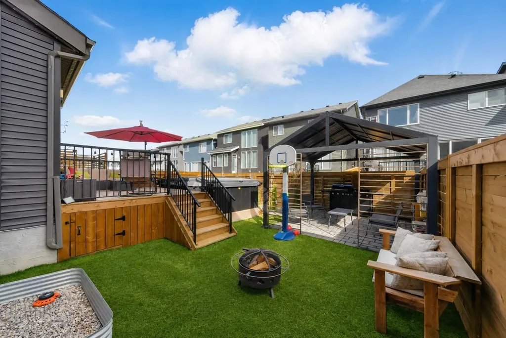 73 Mallard Grove SE Calgary AB T3C0E3