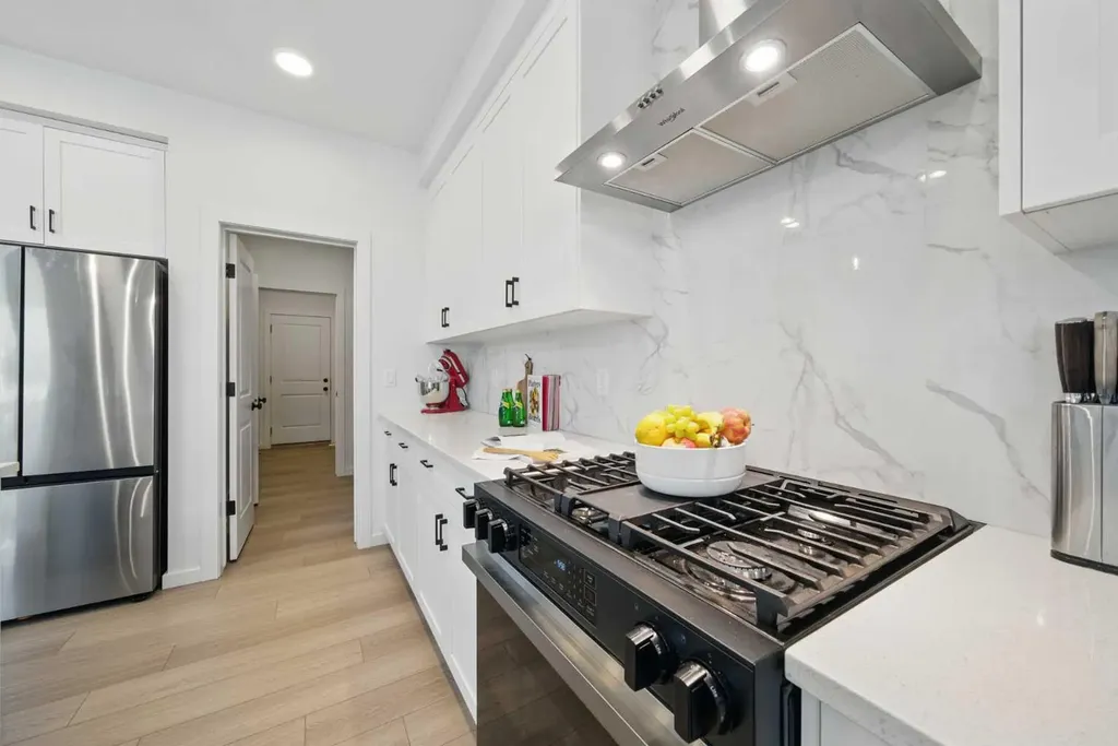 73 Mallard Grove SE Calgary AB T3C0E3