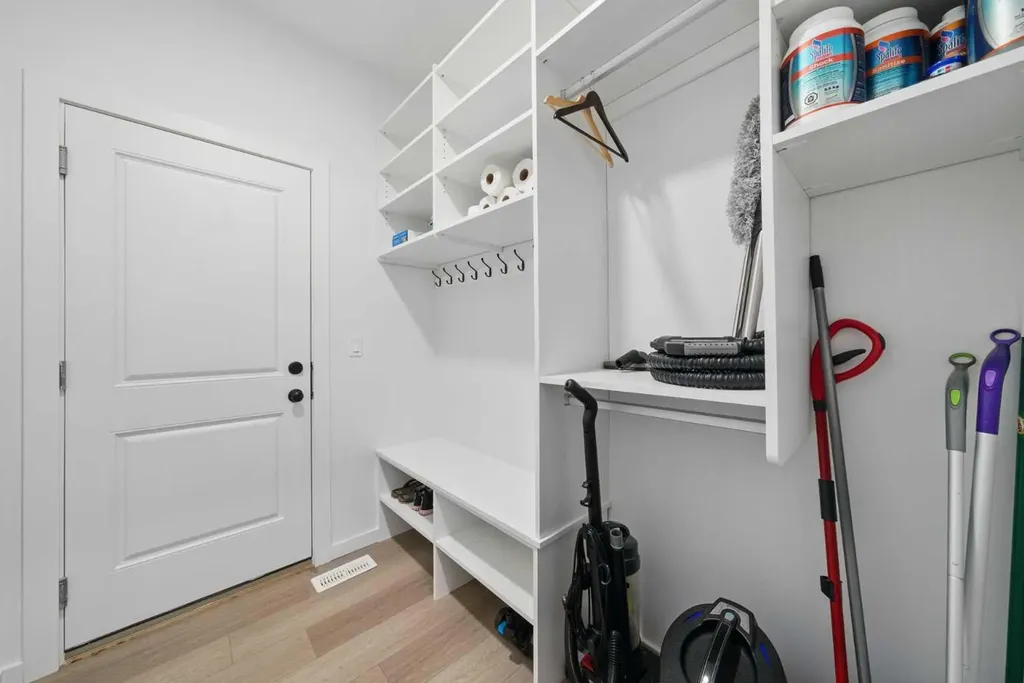 73 Mallard Grove SE Calgary AB T3C0E3