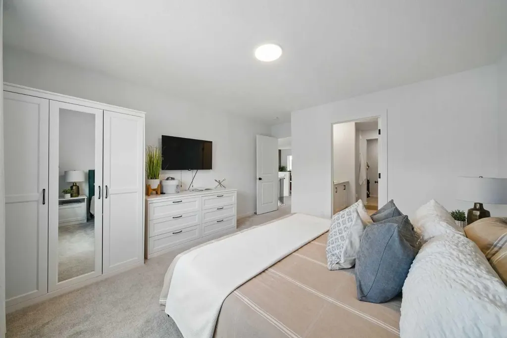 73 Mallard Grove SE Calgary AB T3C0E3