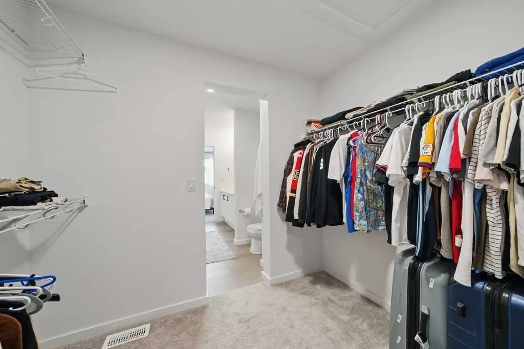 73 Mallard Grove SE Calgary AB T3C0E3