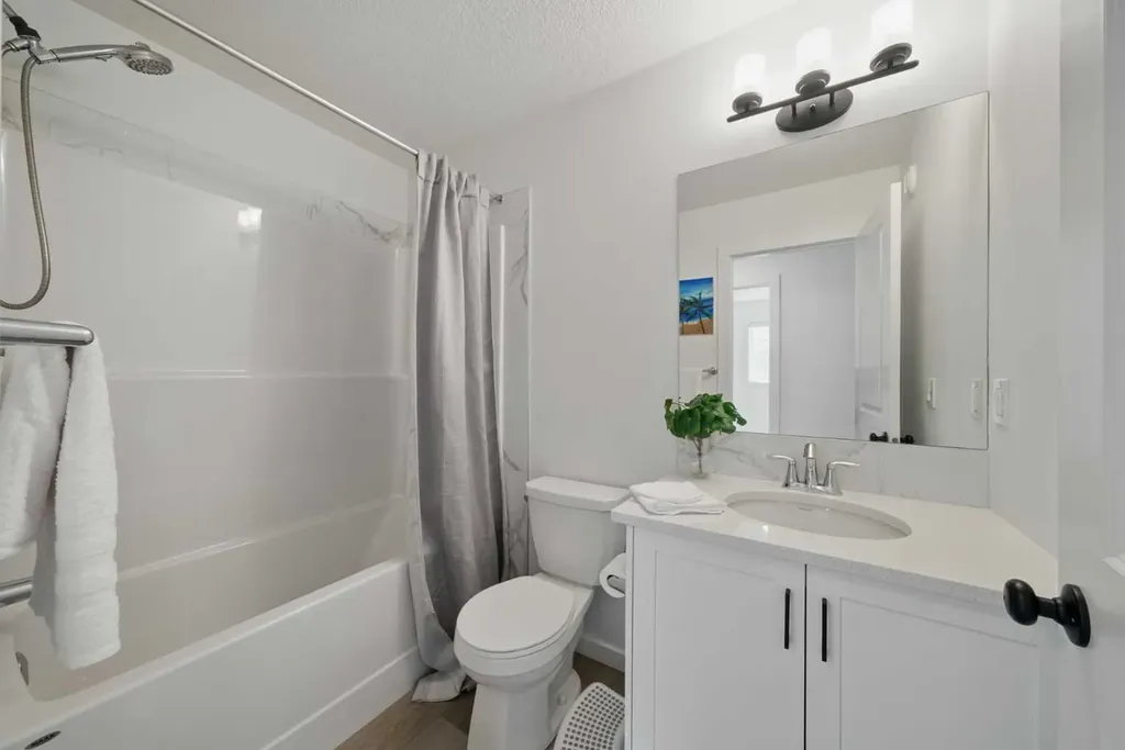 73 Mallard Grove SE Calgary AB T3C0E3