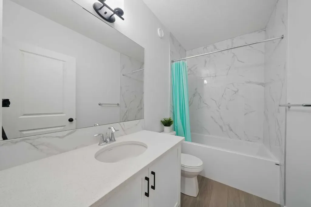 73 Mallard Grove SE Calgary AB T3C0E3