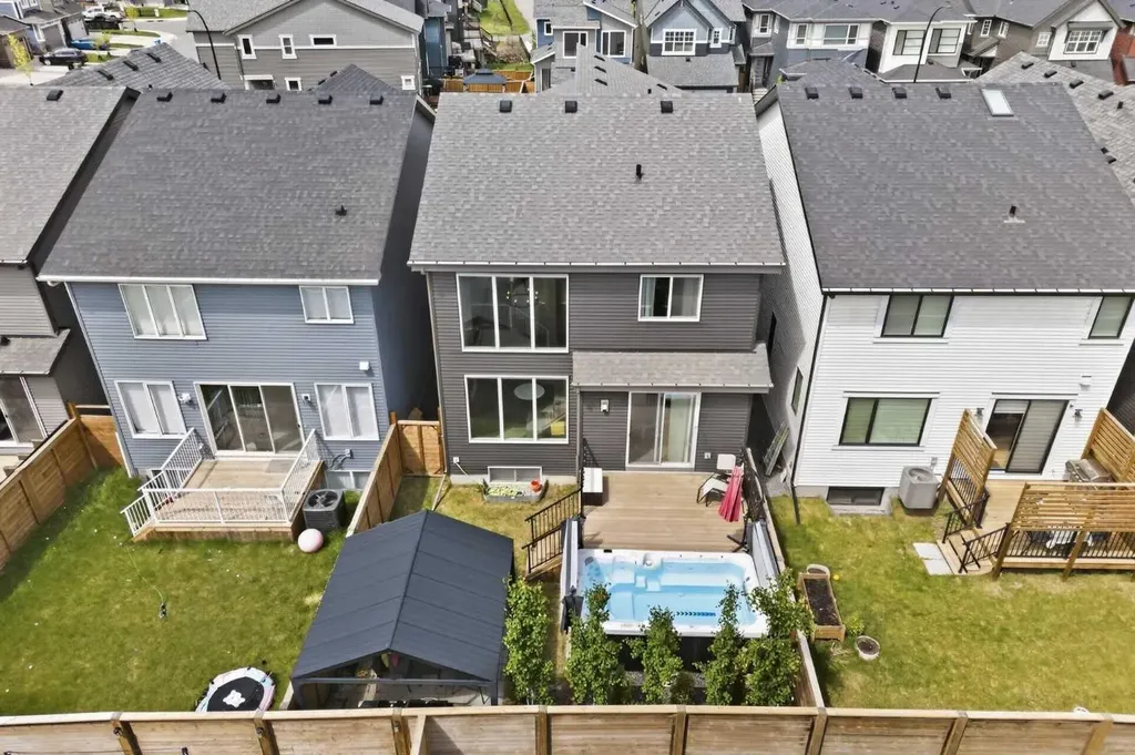 73 Mallard Grove SE Calgary AB T3C0E3