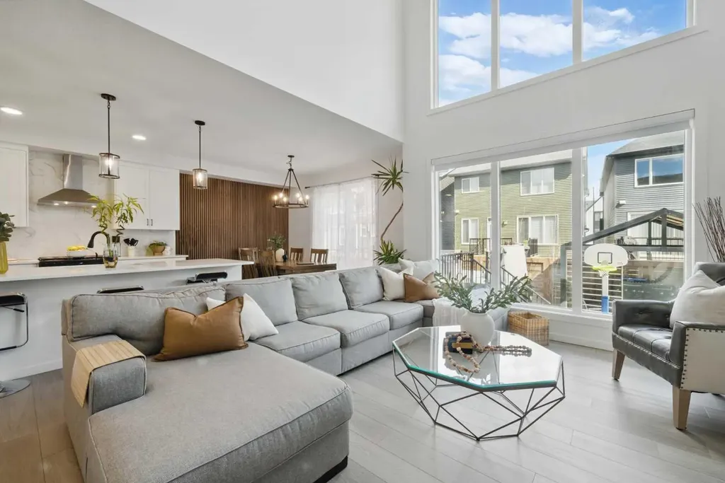 73 Mallard Grove SE Calgary AB T3C0E3