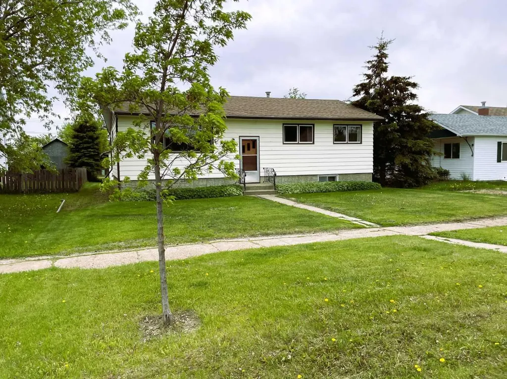11209 103 Avenue Fairview AB T0H 1L0