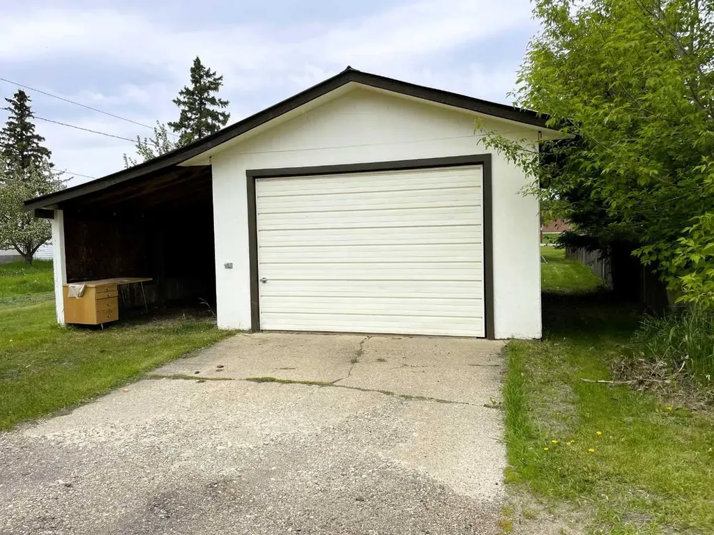 11209 103 Avenue Fairview AB T0H 1L0