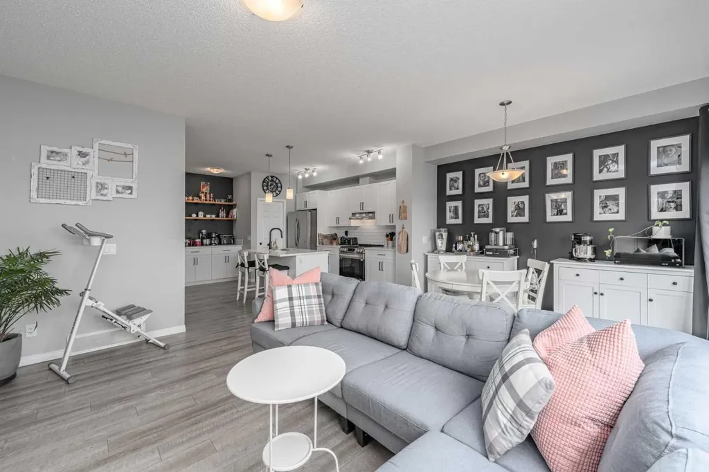 401 Hillcrest Road SW Airdrie AB T4B 4T8