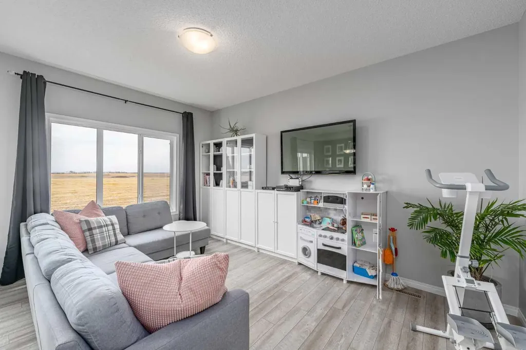 401 Hillcrest Road SW Airdrie AB T4B 4T8