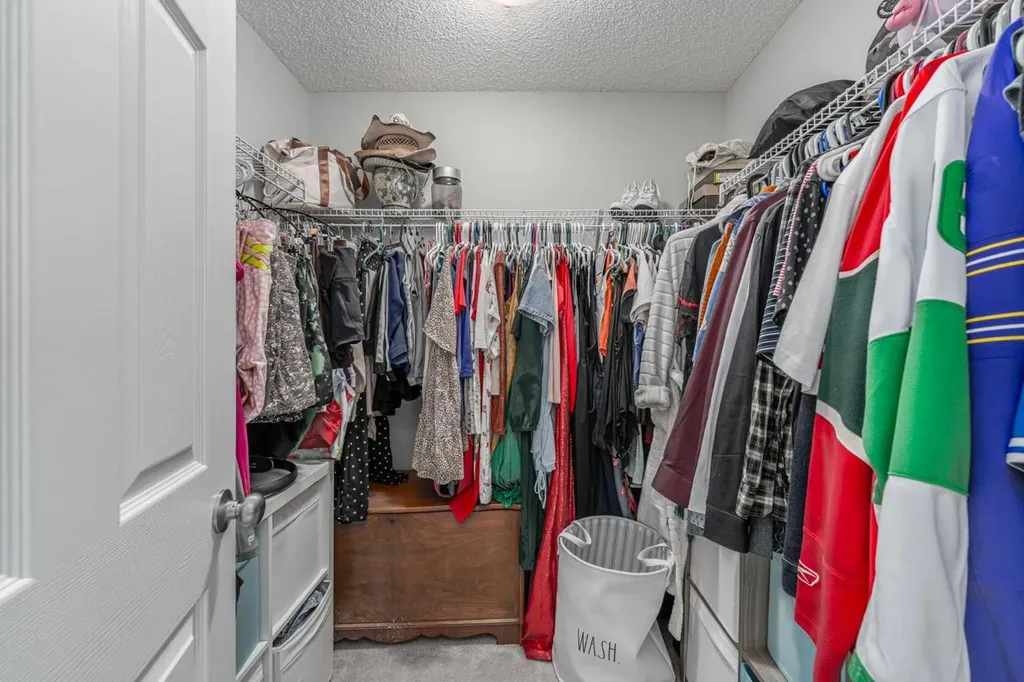 401 Hillcrest Road SW Airdrie AB T4B 4T8