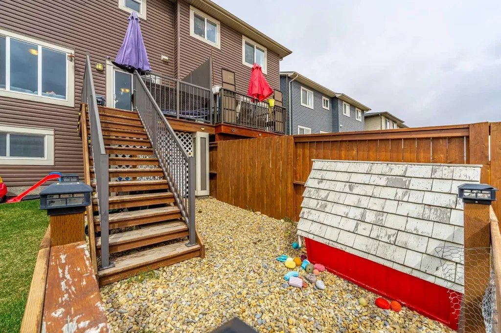 401 Hillcrest Road SW Airdrie AB T4B 4T8