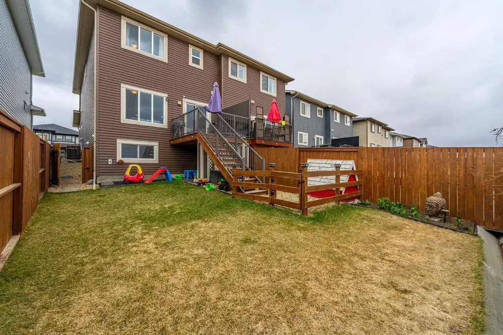 401 Hillcrest Road SW Airdrie AB T4B 4T8