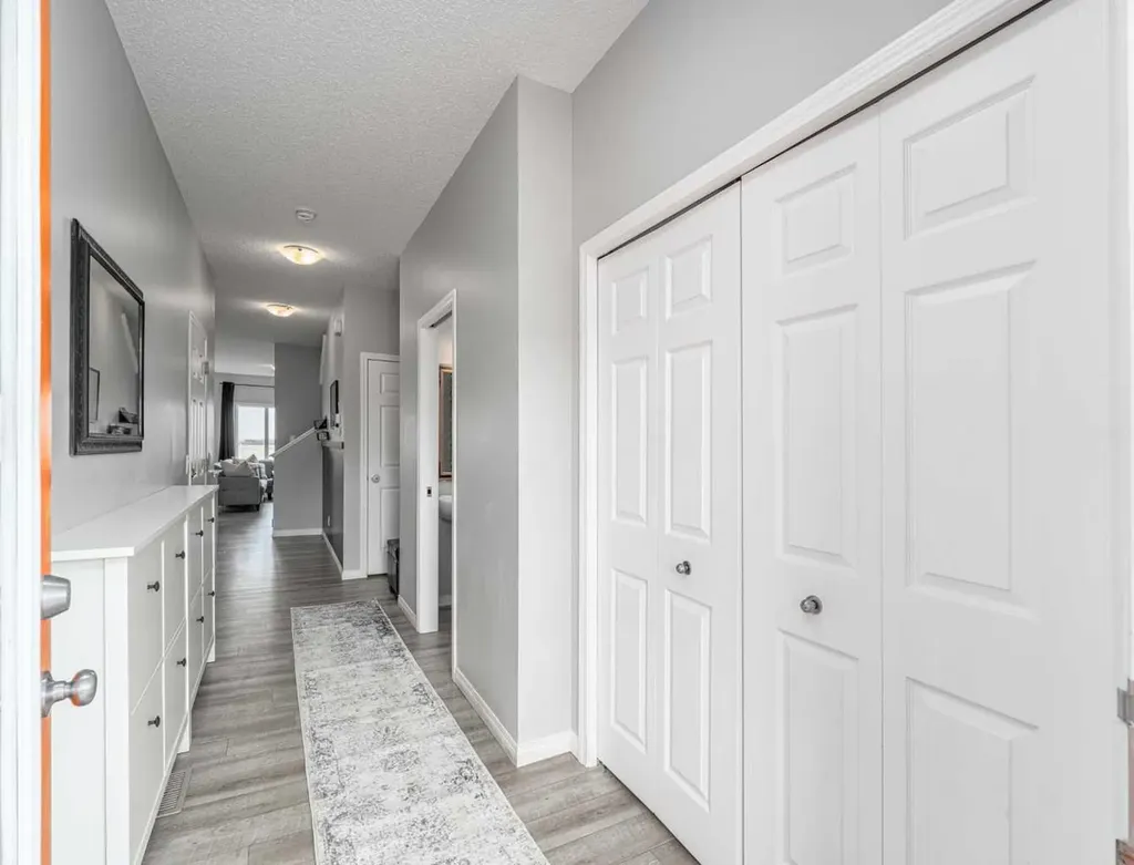 401 Hillcrest Road SW Airdrie AB T4B 4T8