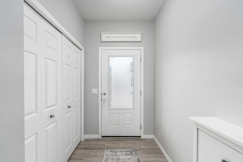 401 Hillcrest Road SW Airdrie AB T4B 4T8