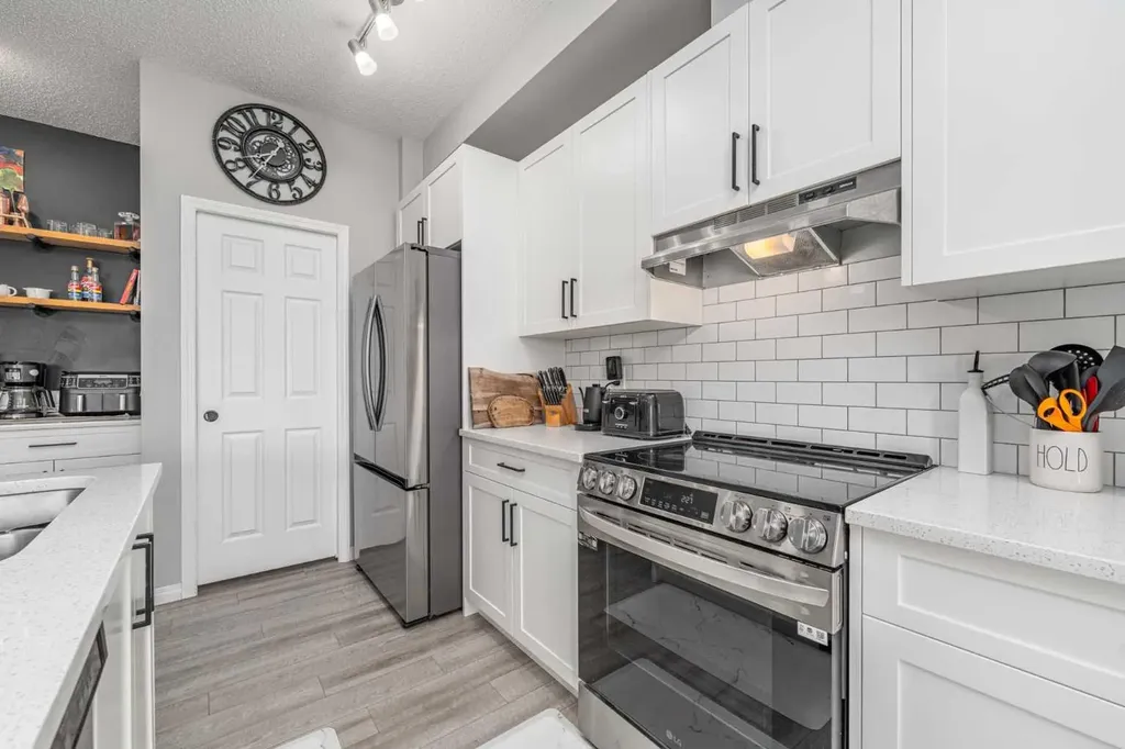 401 Hillcrest Road SW Airdrie AB T4B 4T8