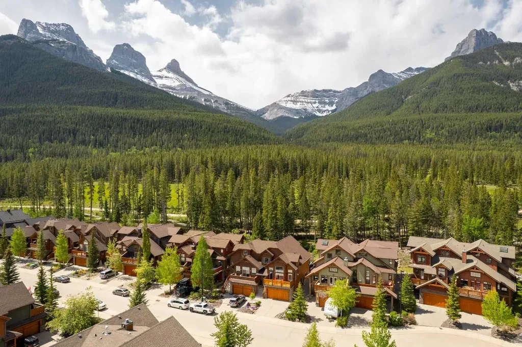 183 Hubman Landing Canmore AB T1W3L3