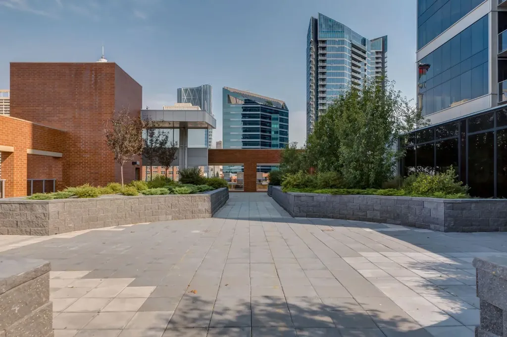 211 13 Avenue SE Calgary AB T2G 1E1