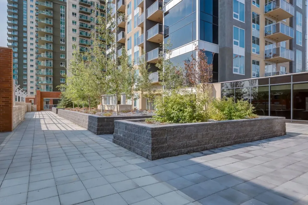 211 13 Avenue SE Calgary AB T2G 1E1