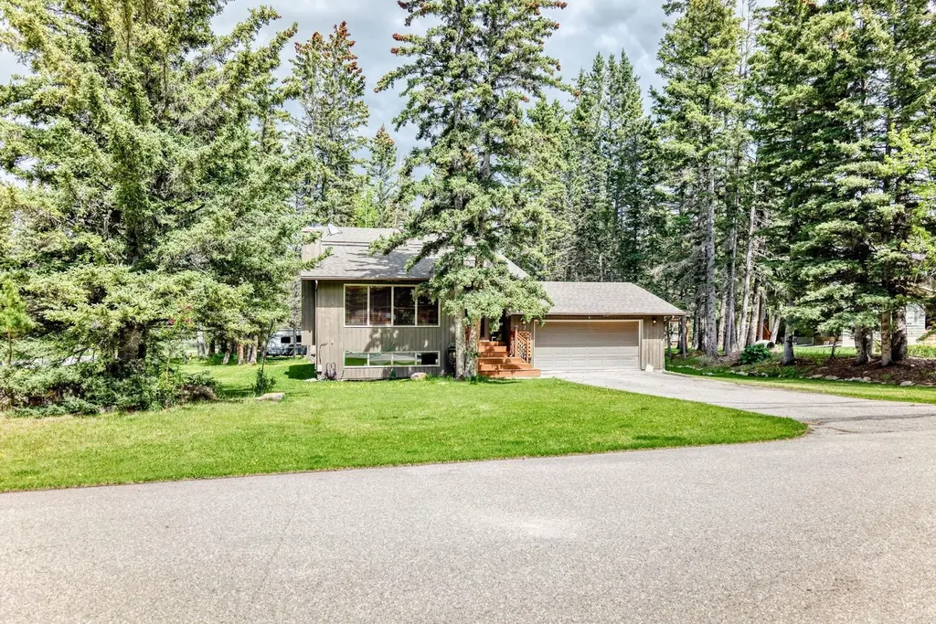2 Wolf Close Rural Rocky View County AB T3Z 1A3