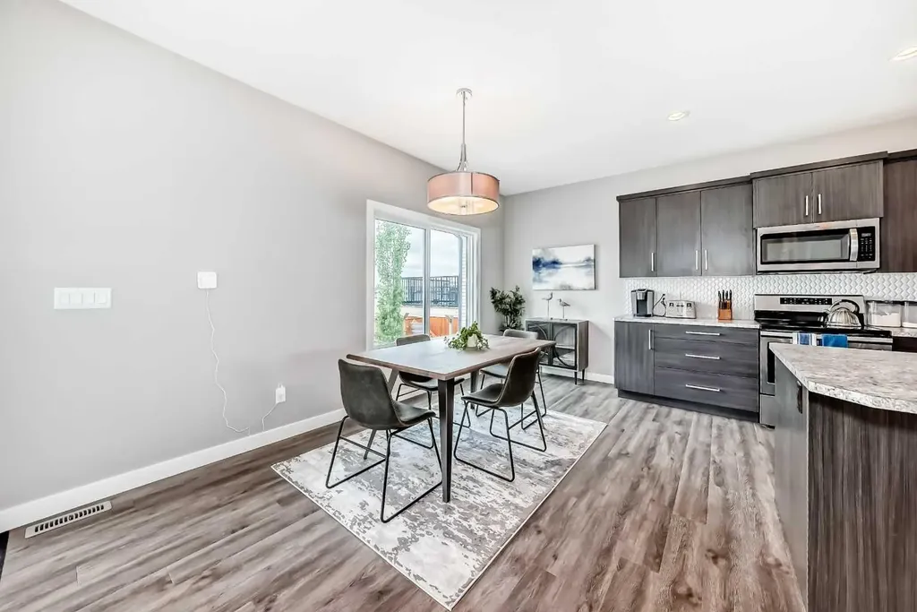 14 Aurora Heights Boulevard Blackfalds AB T4M0M1