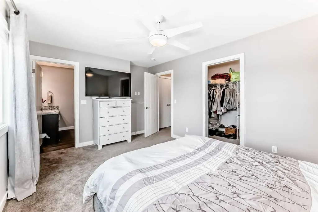 14 Aurora Boulevard Blackfalds AB T4M0M1