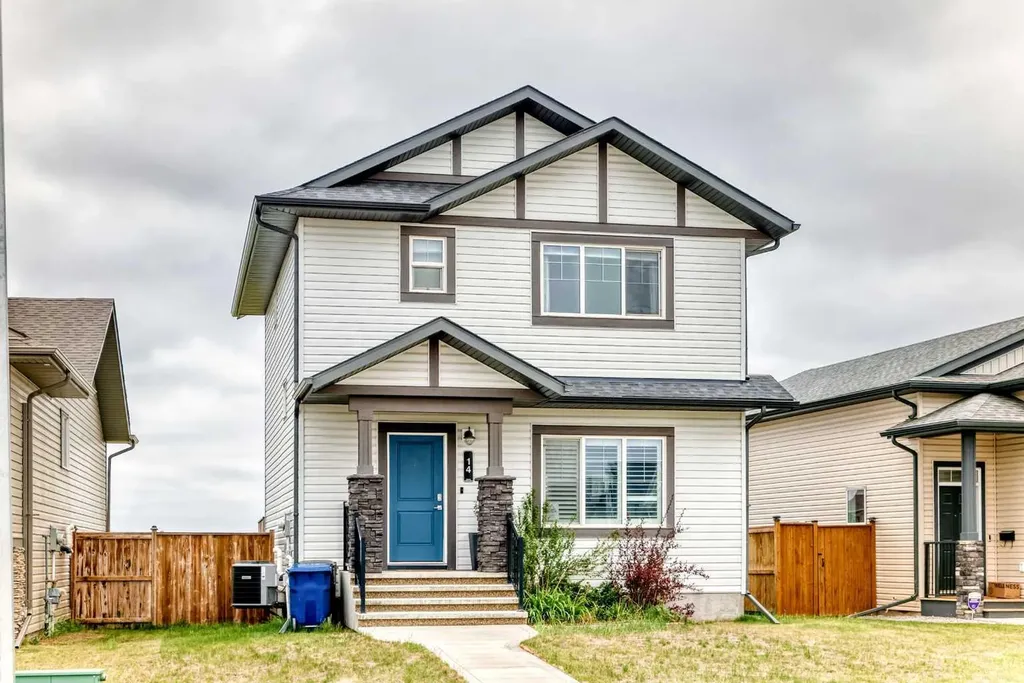 14 Aurora Heights Boulevard Blackfalds AB T4M0M1