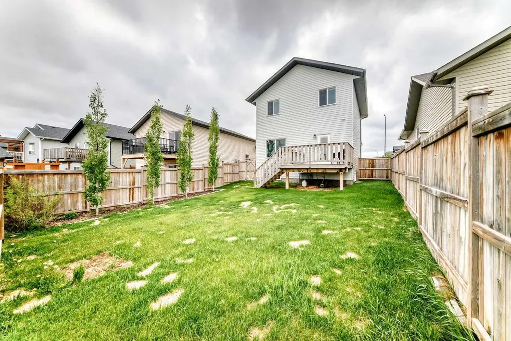 14 Aurora Heights Boulevard Blackfalds AB T4M0M1