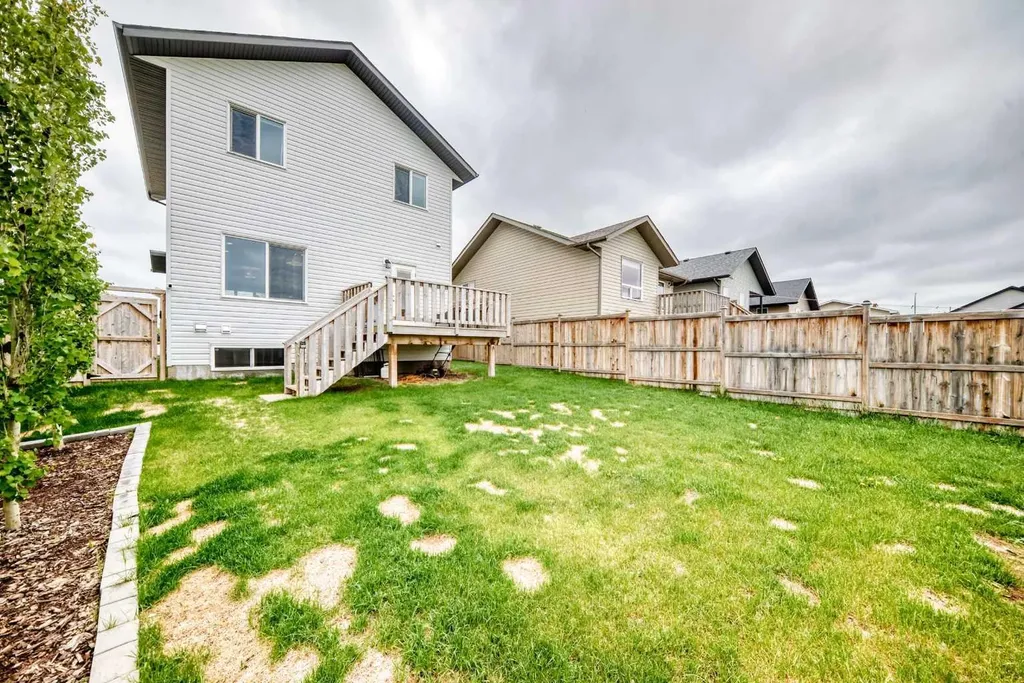 14 Aurora Boulevard Blackfalds AB T4M0M1