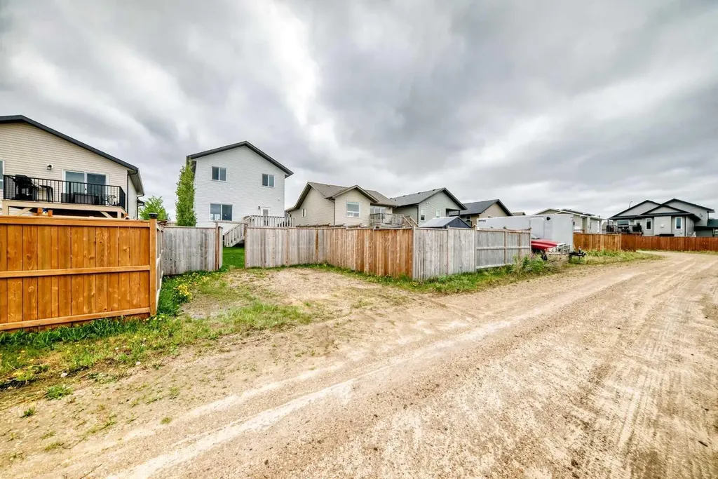 14 Aurora Heights Boulevard Blackfalds AB T4M0M1