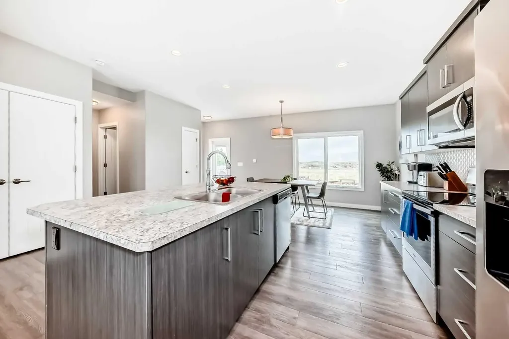 14 Aurora Boulevard Blackfalds AB T4M0M1