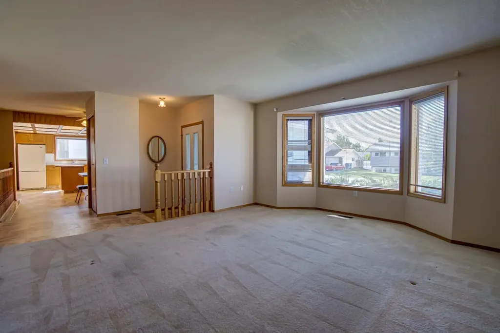 236 54 Avenue E Claresholm AB T0L 0T0