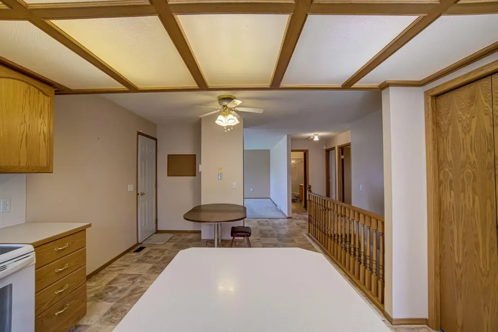 236 54 Avenue E Claresholm AB T0L 0T0