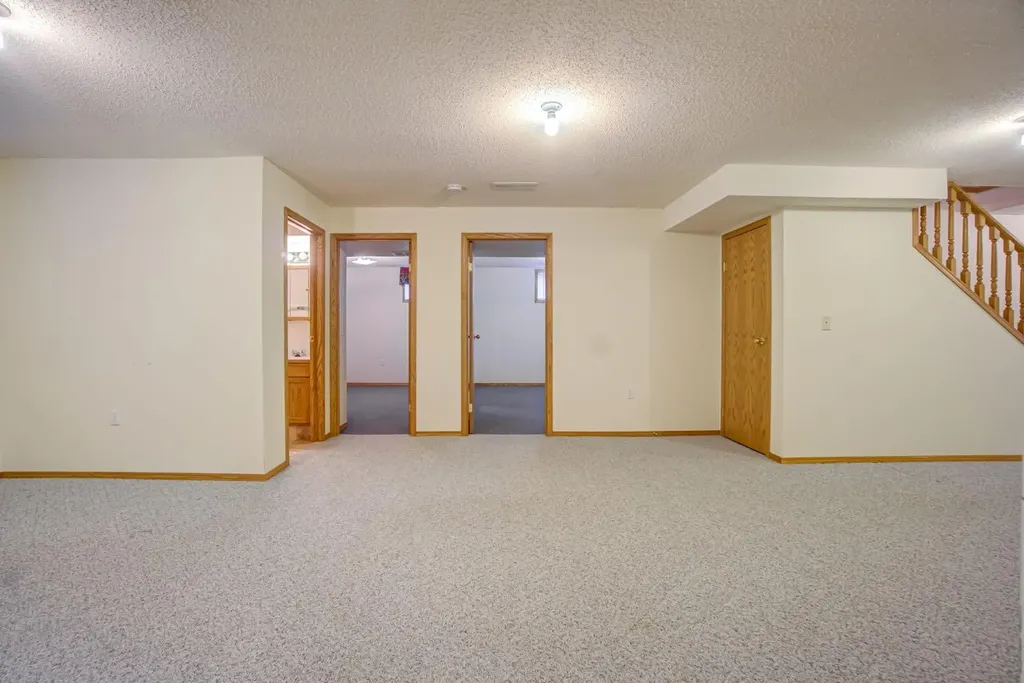 236 54 Avenue E Claresholm AB T0L 0T0