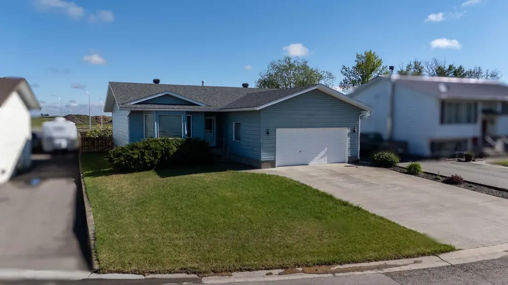 236 54 Avenue E Claresholm AB T0L 0T0