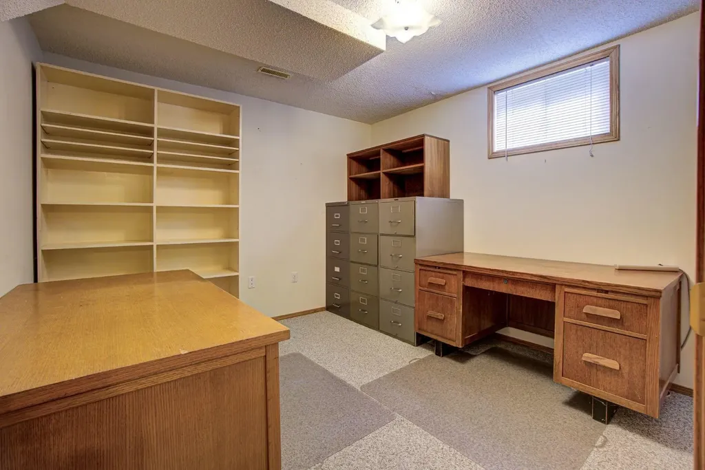 236 54 Avenue E Claresholm AB T0L 0T0