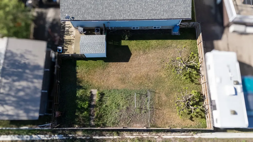 236 54 Avenue E Claresholm AB T0L 0T0