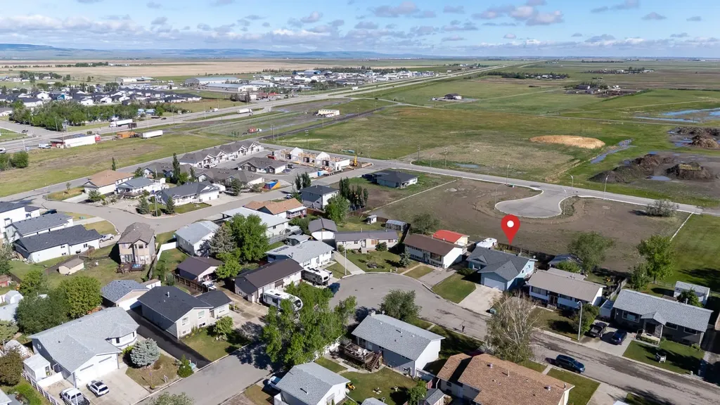 236 54 Avenue E Claresholm AB T0L 0T0