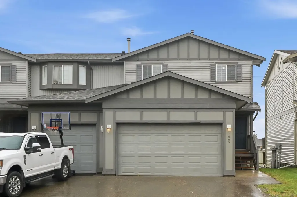 720 Willowbrook Road NW Airdrie AB T4B 2Y9