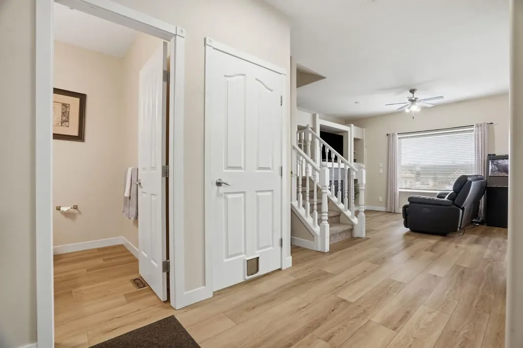 720 Willowbrook Road NW Airdrie AB T4B 2Y9