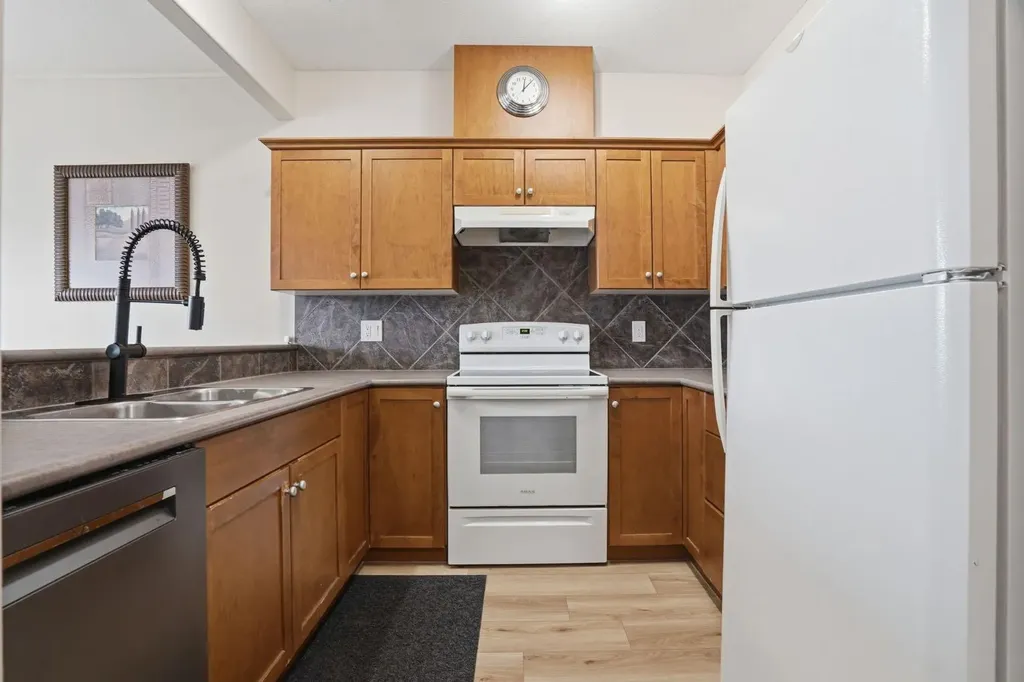 720 Willowbrook Road NW Airdrie AB T4B 2Y9