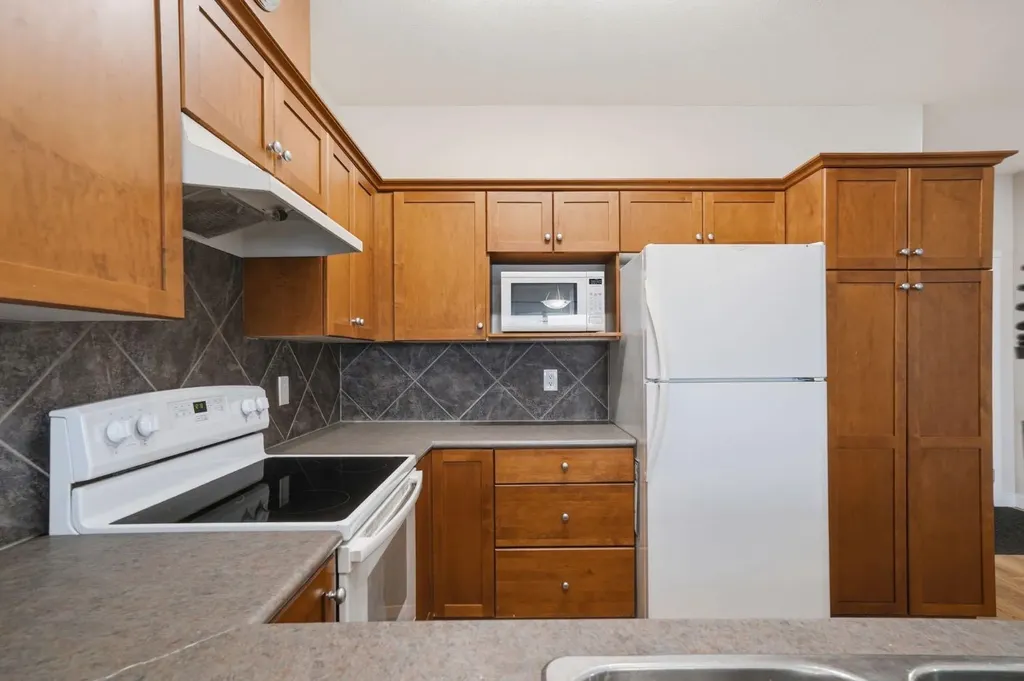 720 Willowbrook Road NW Airdrie AB T4B 2Y9