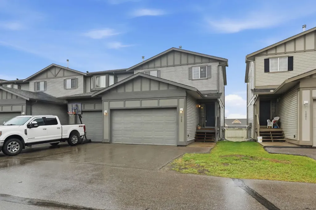 720 Willowbrook Road NW Airdrie AB T4B 2Y9